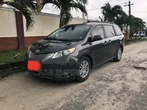 Toyota Sienna 2013 Gray