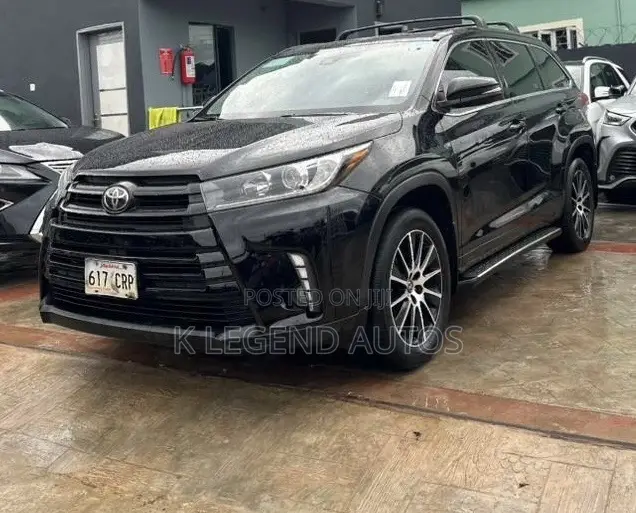 Toyota Highlander SE 2019 Black