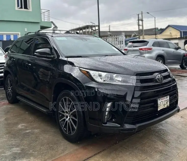 Toyota Highlander SE 2019 Black