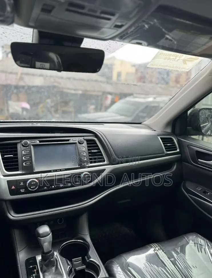 Toyota Highlander SE 2019 Black