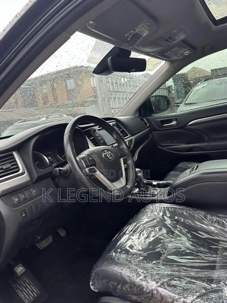 Toyota Highlander SE 2019 Black