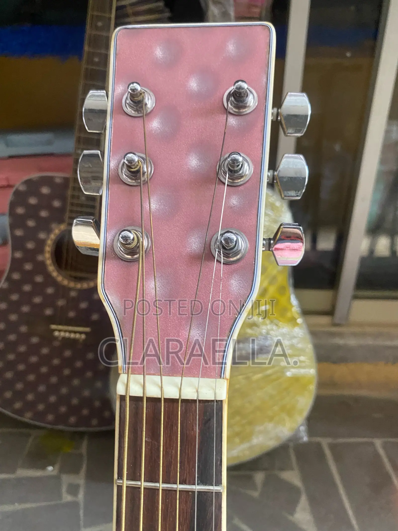 Box Guitar