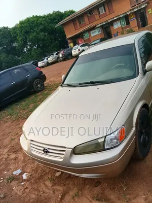 Toyota Camry Automatic 1998 Gold