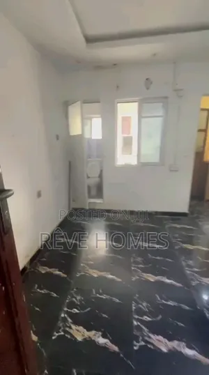 Mini Flat in Akoka for rent
