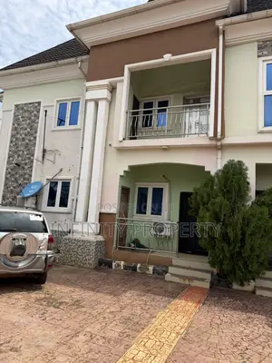 3bdrm Block of Flats in Ugbor, Benin City for sale