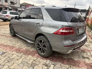 Mercedes-Benz M Class ML350 4MATIC 4dr SUV AWD (3.5L 6cyl 7A) 2015 Gray