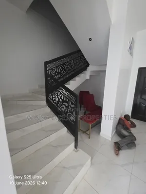 2bdrm Apartment in Vegars Court, Lugbe District for rent