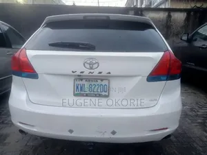 Toyota Venza 2010 White