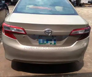 Toyota Camry 2012 Gold
