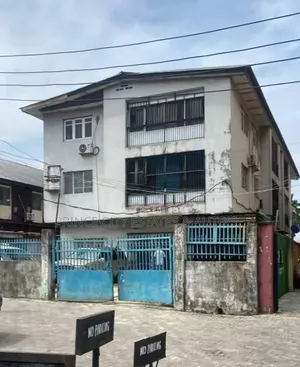 3bdrm Block of Flats in Shomolu for sale