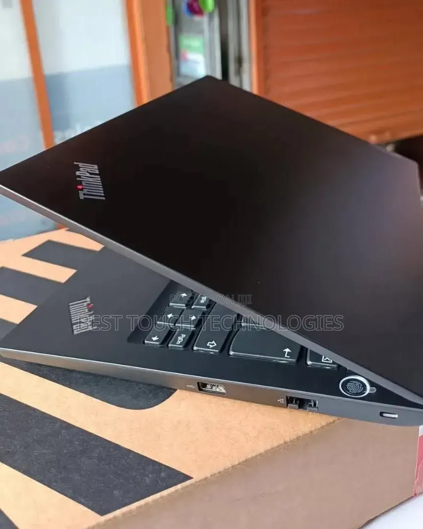 Laptop Lenovo ThinkPad E14 Gen 2 8GB Intel Core i5 SSD 256GB