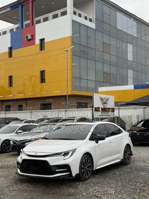 Toyota Corolla SE 2022 White