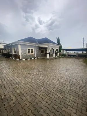 3bdrm Bungalow in Life Camp for sale