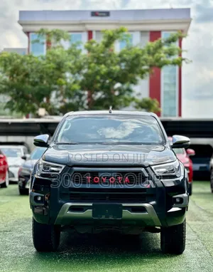 Toyota Hilux 2018 Black