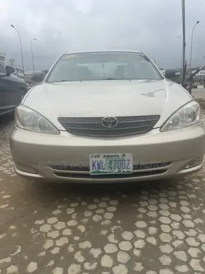 Toyota Camry XLE V6 4dr Sedan (3.0L 6cyl 5A) 2004 Silver