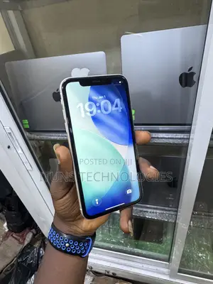 Apple iPhone 11 64 GB White