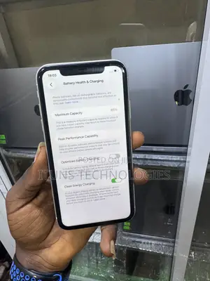 Apple iPhone 11 64 GB White