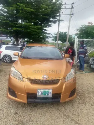 Toyota Matrix 2010 Orange