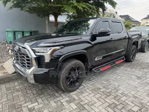 Toyota Tundra 1794 Edition CrewMax 5.5' Bed 2023 Black
