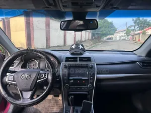 Toyota Camry XLE 4dr Sedan (2.5L 4cyl 6A) 2014 Maroon