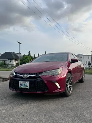 Toyota Camry XLE 4dr Sedan (2.5L 4cyl 6A) 2014 Maroon