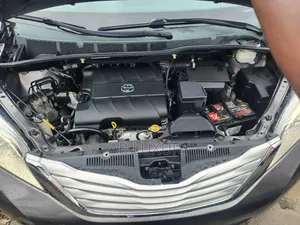 Toyota Sienna XLE 7 Passenger 2012 Gray