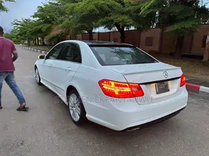 Mercedes-Benz E350 Base 4Matic Sedan AWD (3.5L 6cyl 7A) 2011 White