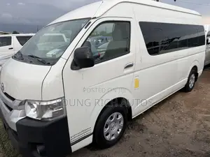 Toyota HiAce 2017 White