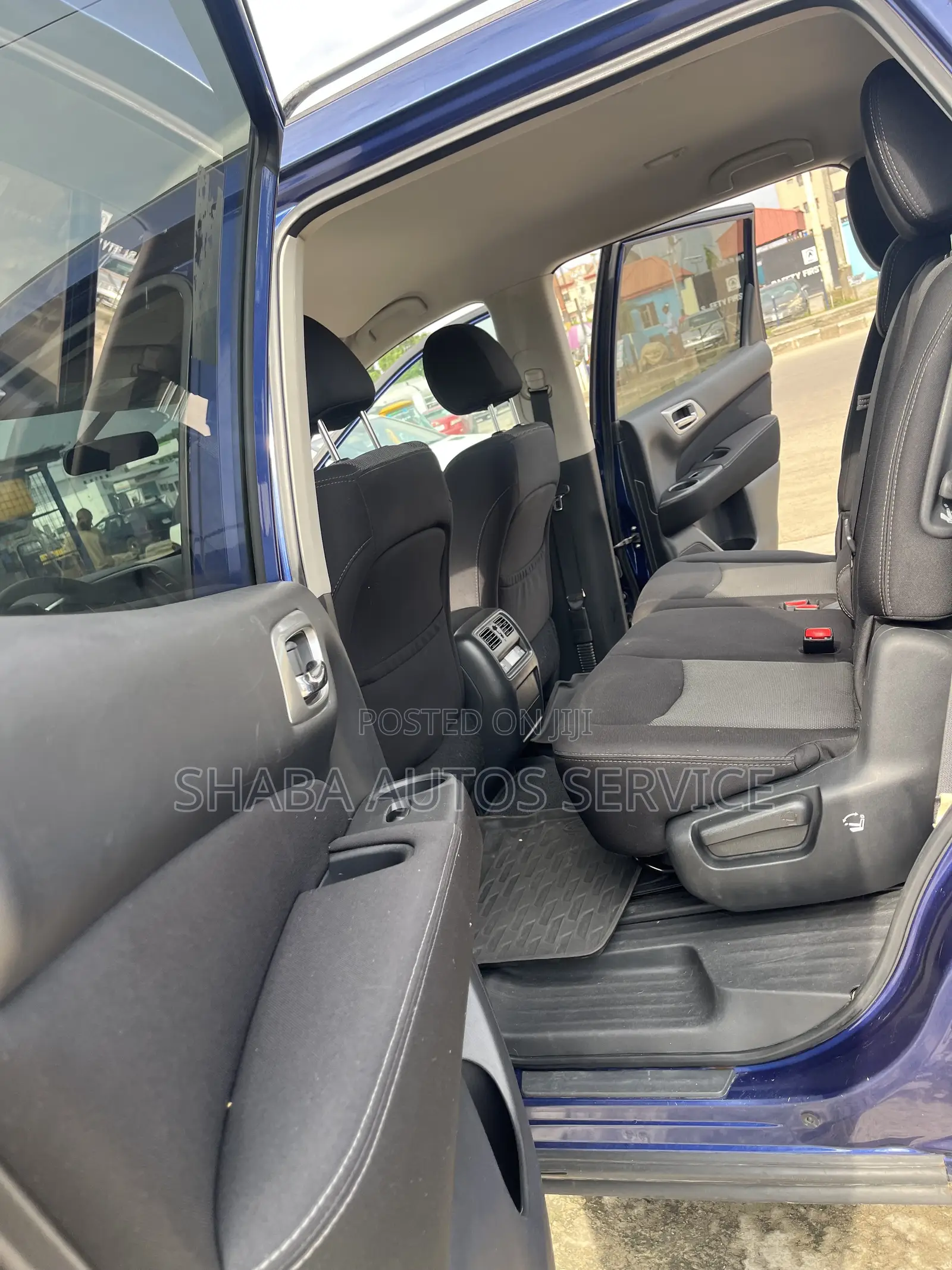 Nissan Pathfinder 2017 Blue