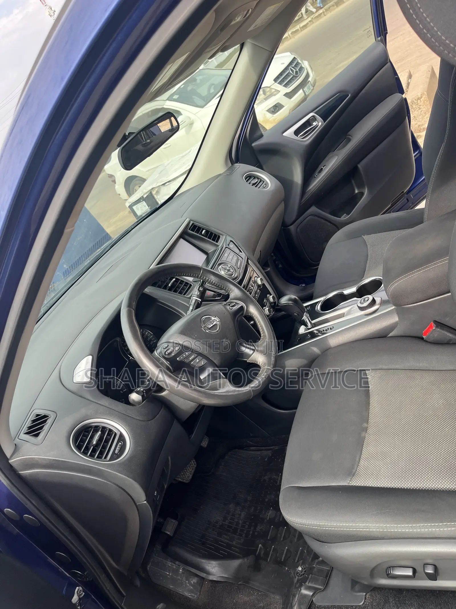 Nissan Pathfinder 2017 Blue