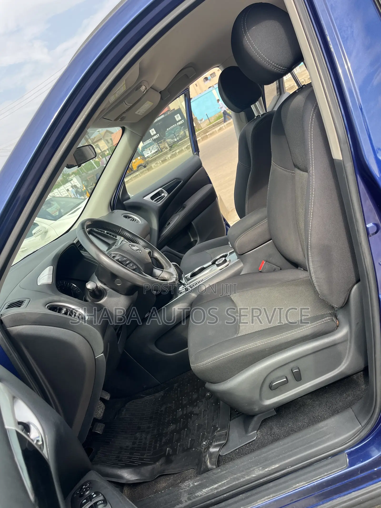 Nissan Pathfinder 2017 Blue