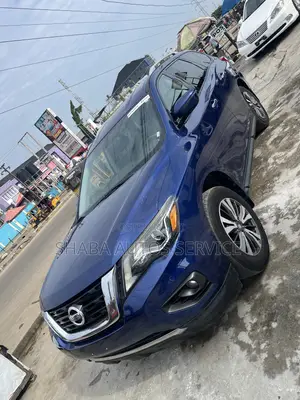 Nissan Pathfinder 2017 Blue
