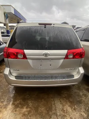 Toyota Sienna 2006 Silver