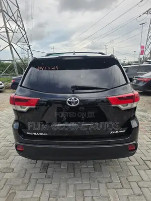 Toyota Highlander XLE 4dr SUV AWD (3.5L 6cyl 6A) 2015 Black
