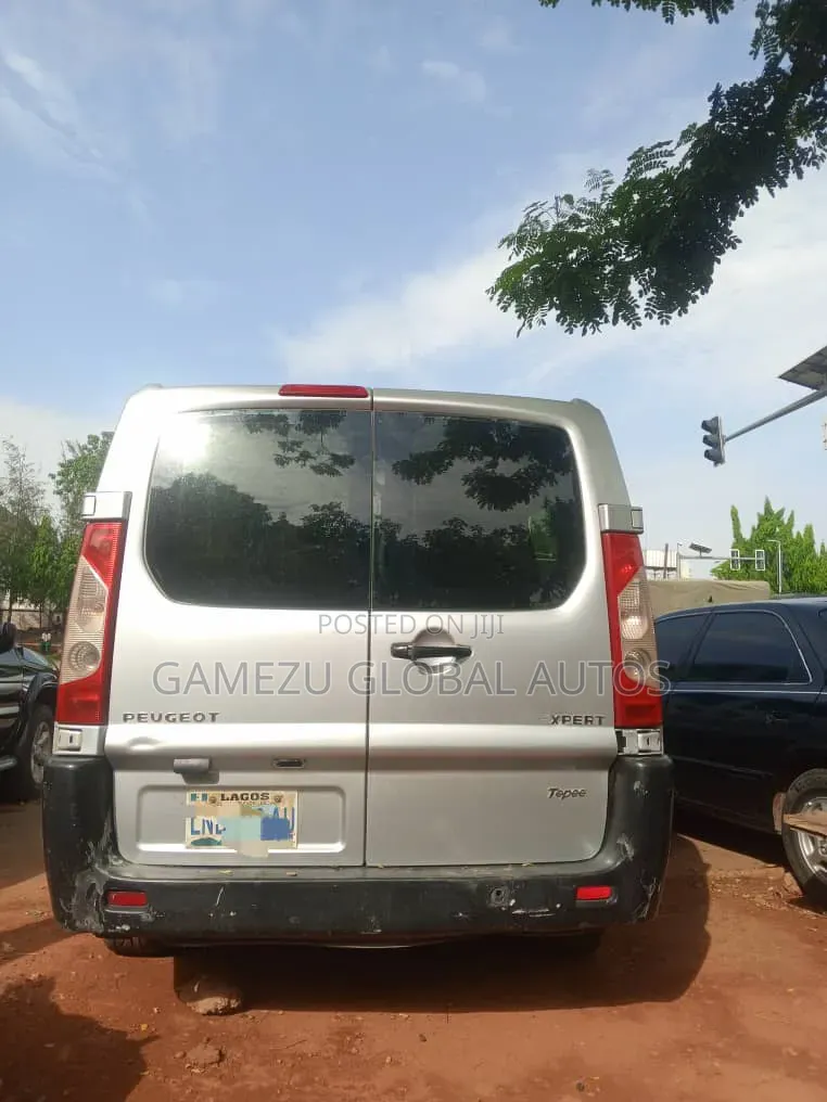 Peugeot Boxer 2010 Silver