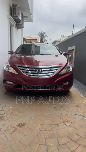 Hyundai Sonata 2012 Red