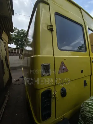 Volkswagen LT 1989 Yellow