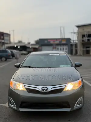 Toyota Camry XLE 4dr Sedan (2.5L 4cyl 6A) 2014 Green