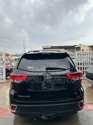 Toyota Highlander SE 4x4 V6 (3.5L 6cyl 8A) 2018 Black