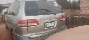 Toyota Sienna 2002 Gold