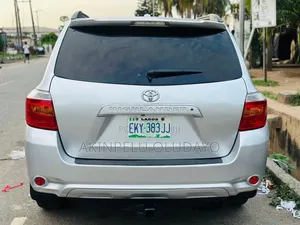 Toyota Highlander 2010 Silver