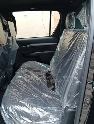 New Toyota Hilux 2025 Black