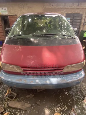 Toyota Previa 1999 Red