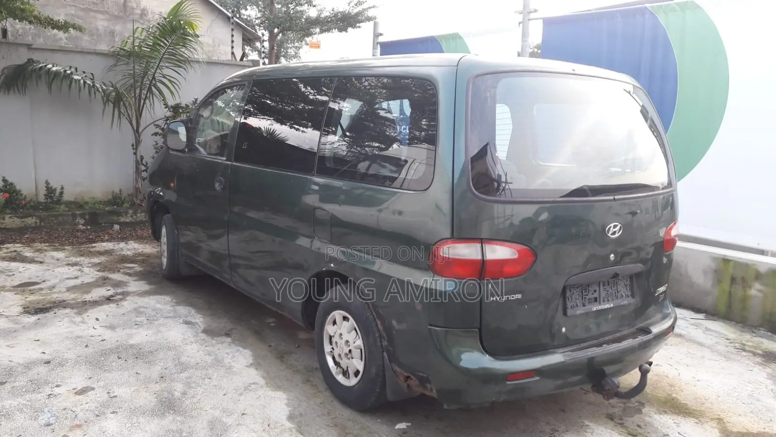 Hyundai H1 2000 Green