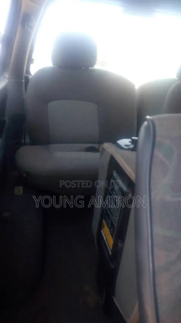 Hyundai H1 2000 Green