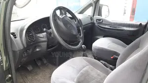Hyundai H1 2000 Green