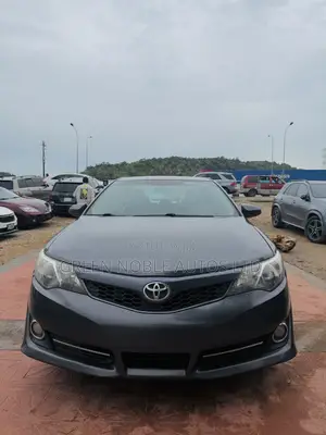 Toyota Camry SE Sport 4dr Sedan (2.5L 4cyl 6A) 2014 Gray