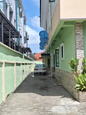 Furnished 2bdrm Apartment in 13 Realty Limited, Lekki Phase 1 for rent