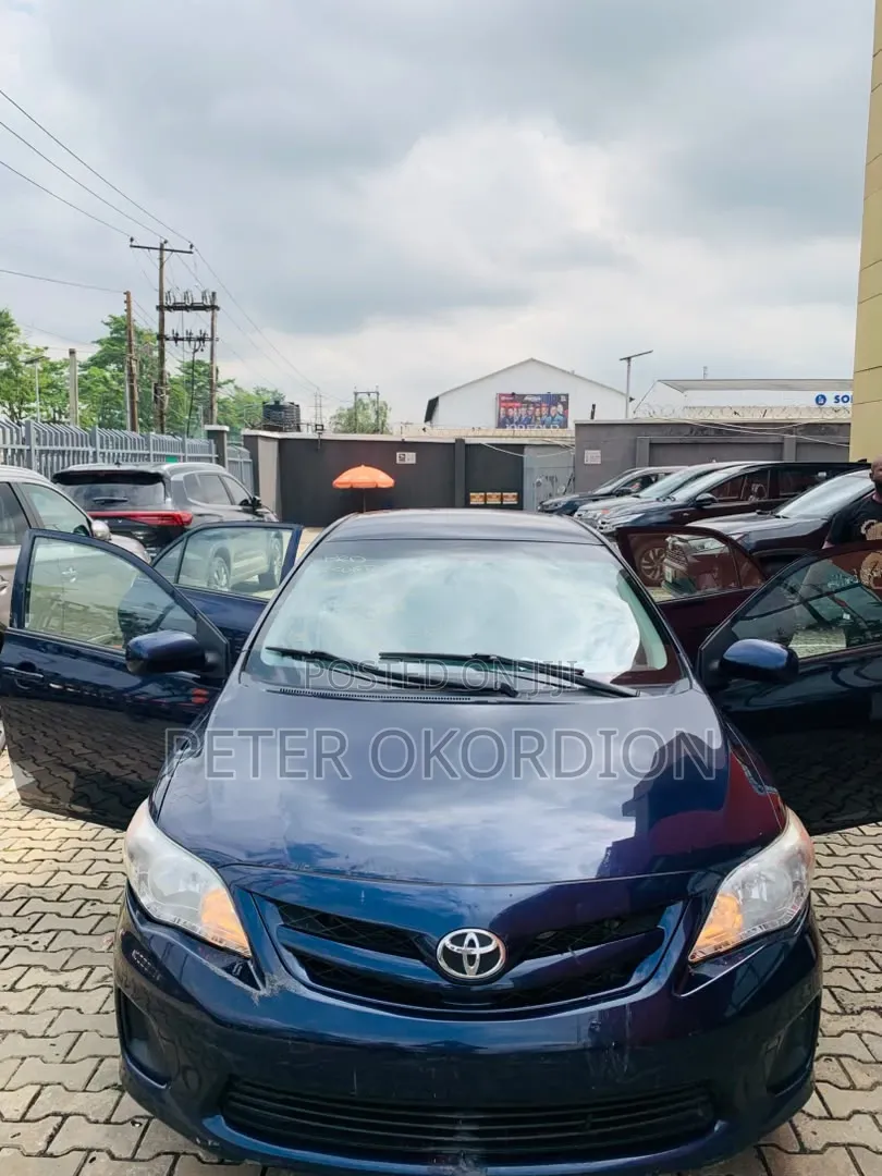 Toyota Corolla 2012 Blue
