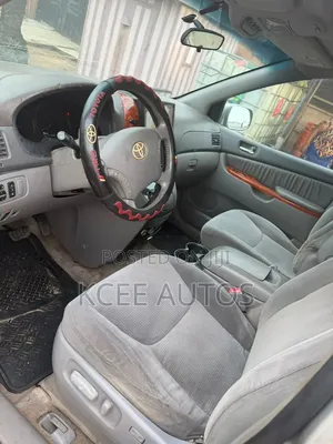 Toyota Sienna 2009 Silver